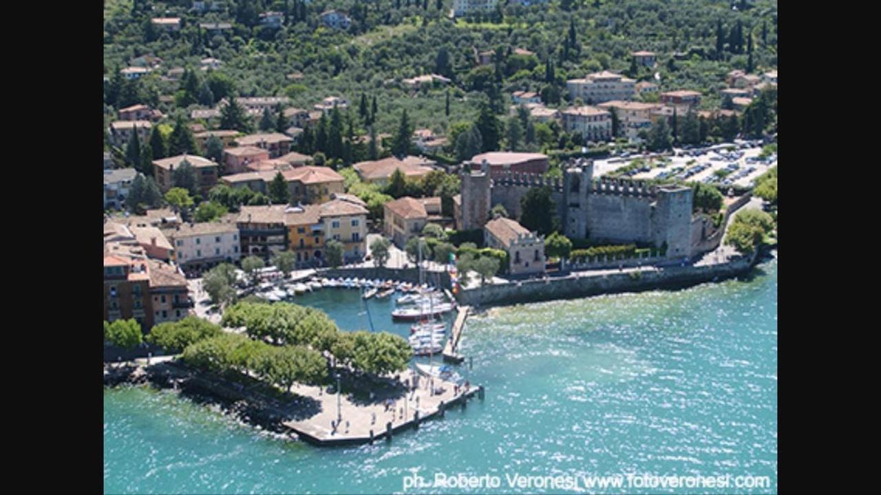Suite La Castellana Torri Del Benaco Exteriör bild