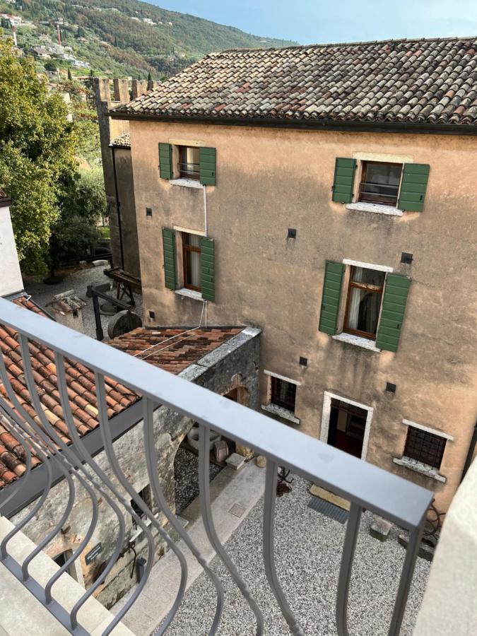 Suite La Castellana Torri Del Benaco Exteriör bild