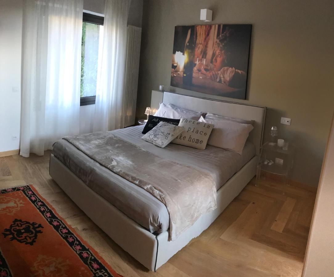 Suite La Castellana Torri Del Benaco Exteriör bild