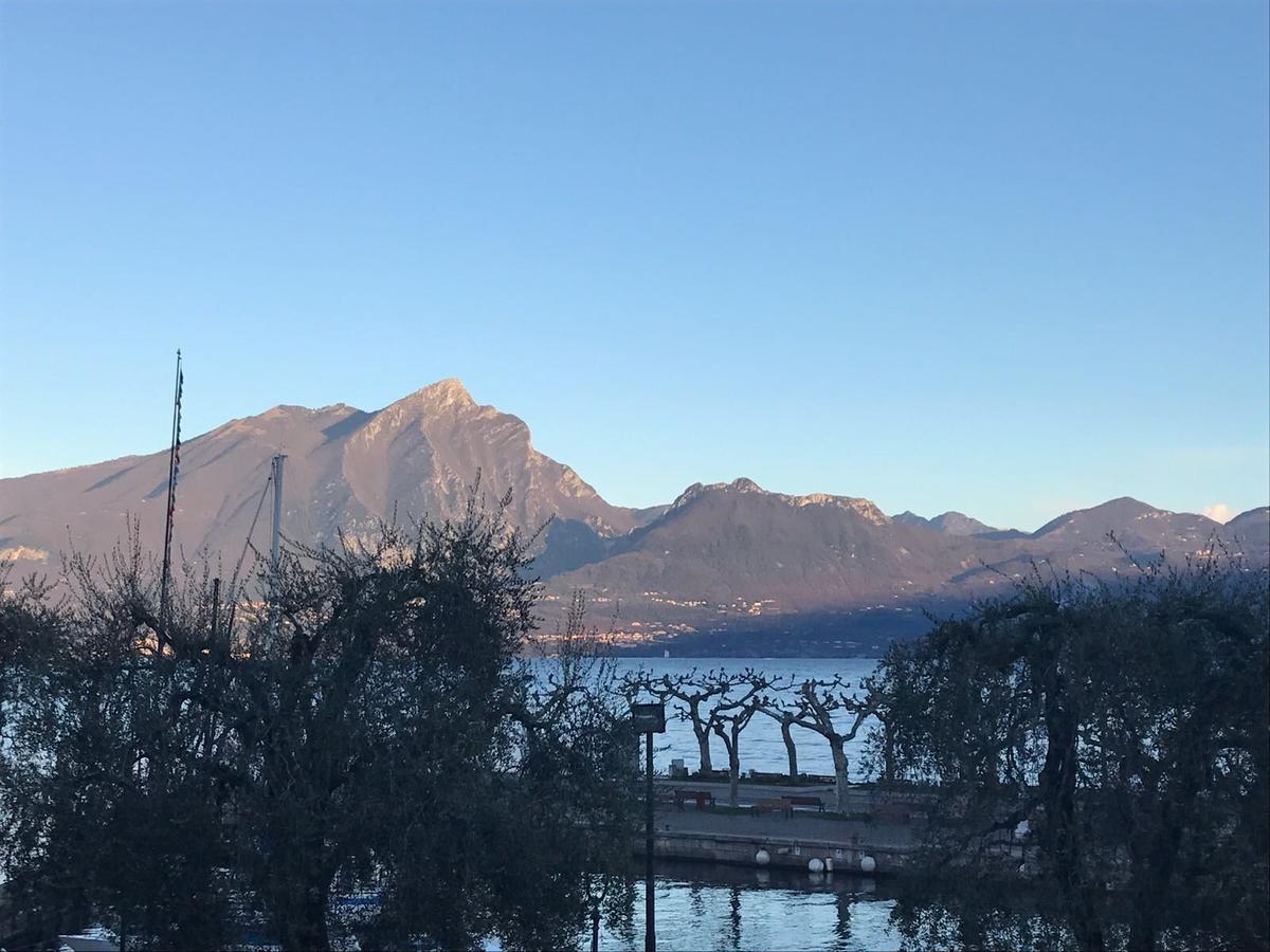 Suite La Castellana Torri Del Benaco Exteriör bild