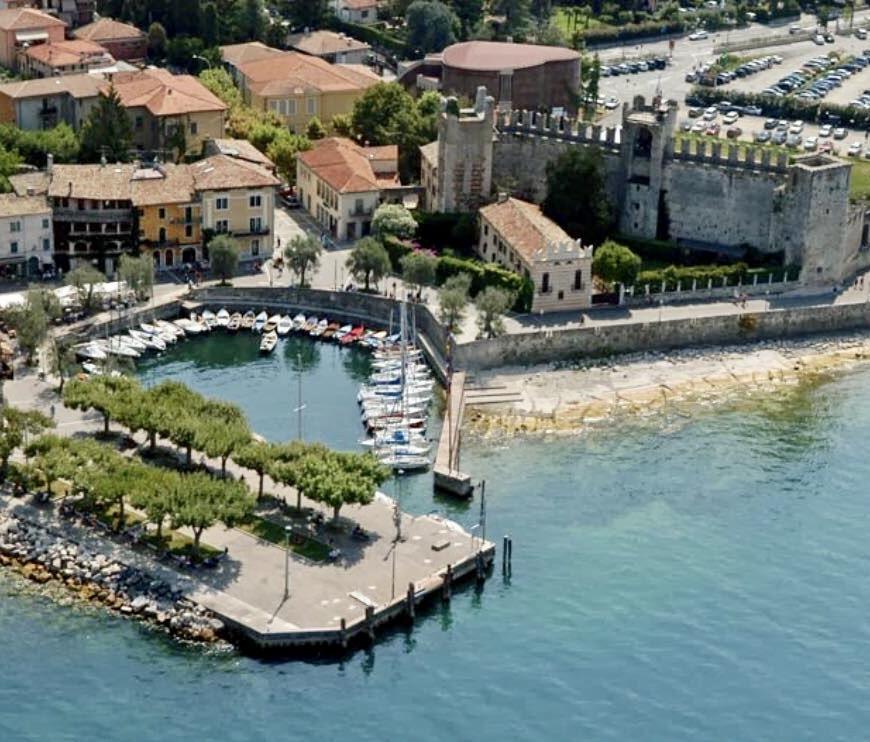 Suite La Castellana Torri Del Benaco Exteriör bild